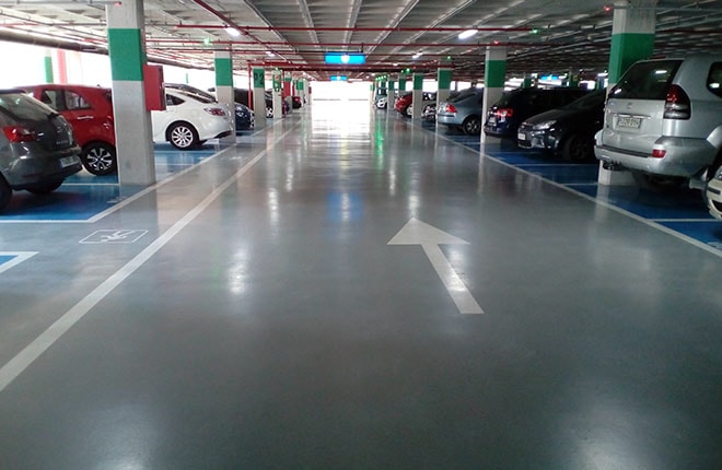 Mantenimiento de suelos de parking con resina epoxi